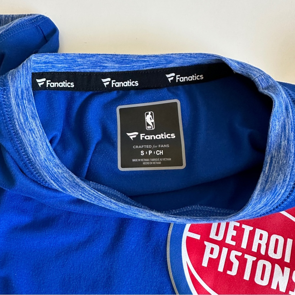 Fanatics Detroit Pistons NBA junior size small short sleeve tee. Blue Red - Picture 10 of 12